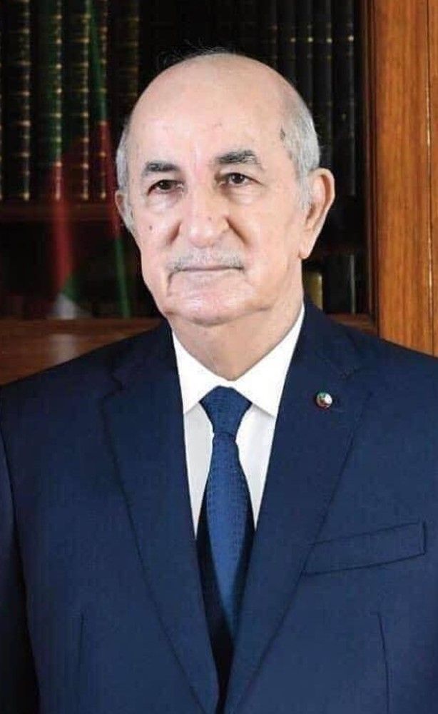 صاحب السمو يتلقى اتصالاً من الرئيس الجزائري: تسخير كافة الطاقات لدعم الكويت