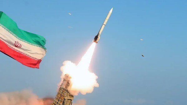 إيران تعلن إطلاق الموجة 15 من الصواريخ على قواعد أمريكية فى دول الخليج