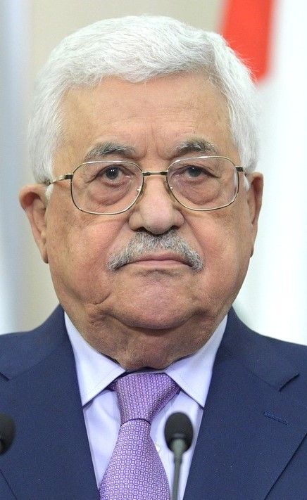 ولي العهد يتلقى اتصالاً من الرئيس الفلسطيني أدان خلاله الهجمات الإيرانية السافرة على الكويت