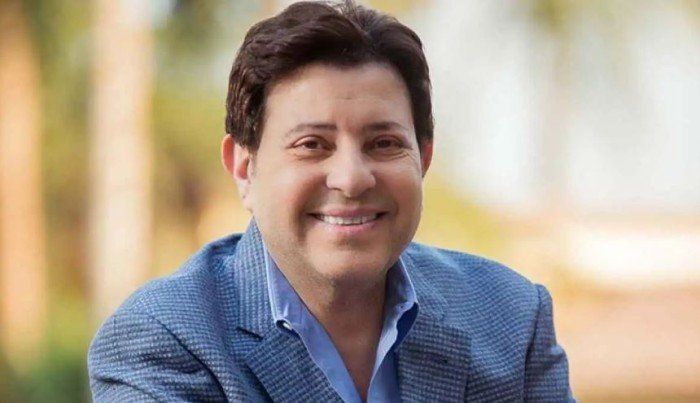 شاهد .. تطورات الحالة الصحية لهاني شاكر بعد تعرضه لوعكة صحية