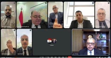 سفير مصري لدى السعودية يجتمع مع بعض رموز الجالية في المملكة للإطمئنان على أحوالهم