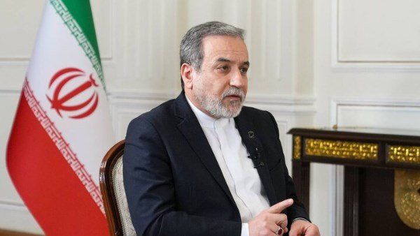 طهران تتهم إسرائيل بارتكاب "جريمة إبادة بيئية" بعد قصف مستودعات الوقود