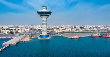 رويترز: استهداف ميناء ينبع السعودى على البحر الأحمر بهجوم جوى