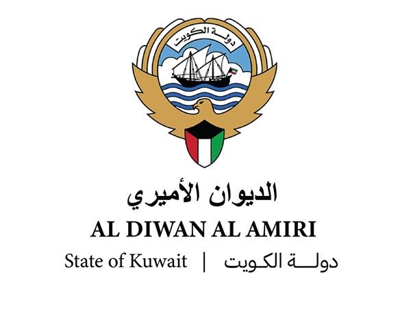 الديوان الاميري نقل تهاني صاحب السمو للمواطنين والمقيمين بالعيد: ليسدد الله خطى قواتنا المسلحة ورجال أمننا في الذود عن تراب الوطن