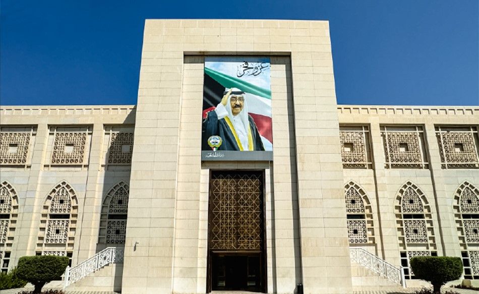 الكويت تُعرب عن تضامنها مع قطر وتركيا إثر حادث سقوط طائرة مروحية في المياه الإقليمية القطرية