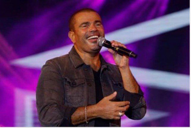 شاهد .. عمرو دياب يعلن تأجيل حفله الغنائي المرتقب في دبي