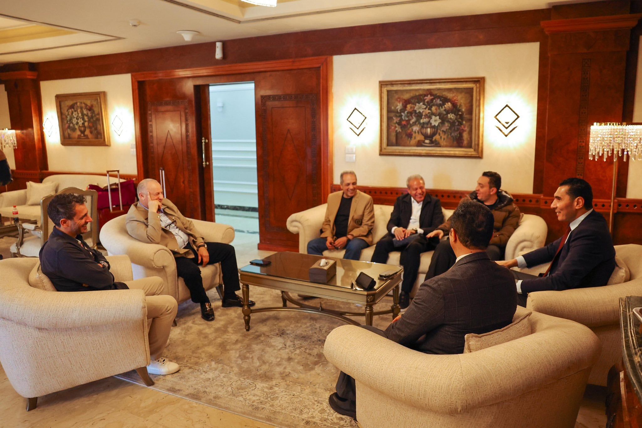 وزير الرياضة مع مجلس اتحاد الكرة وزير الرياضة مع مجلس اتحاد الكرة