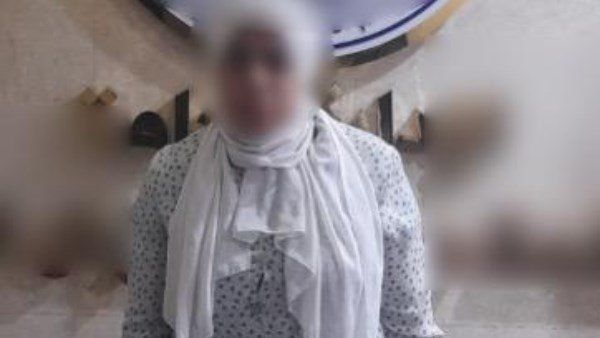 شاهد .. سقوط سيدة تتزعم عصابة «عقود الوهم» للنصب على راغبي السفر للخارج في البحيرة