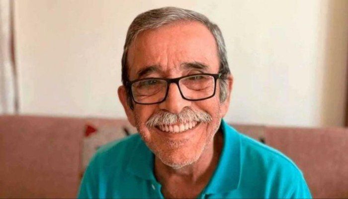 شاهد .. تشييع جثمان الفنان السوري عدنان قنوع من جامع المزة الكبير اليوم