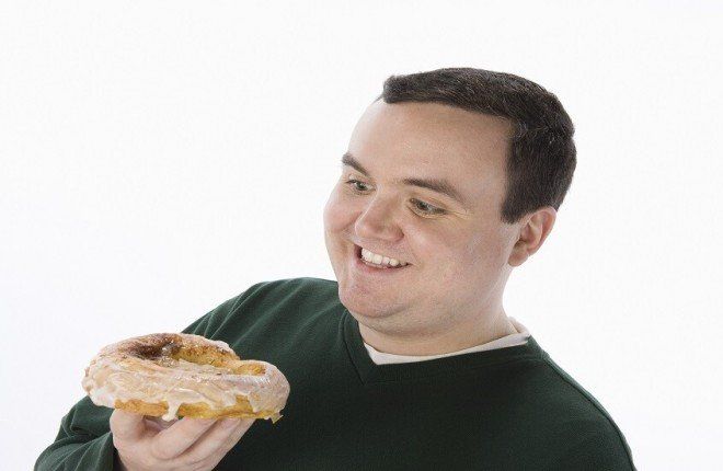 خبيرة تغذية تحذر من الإفراط في الحلويات وتوضح أسباب ونصائح للتحكم بالرغبة الشديدة