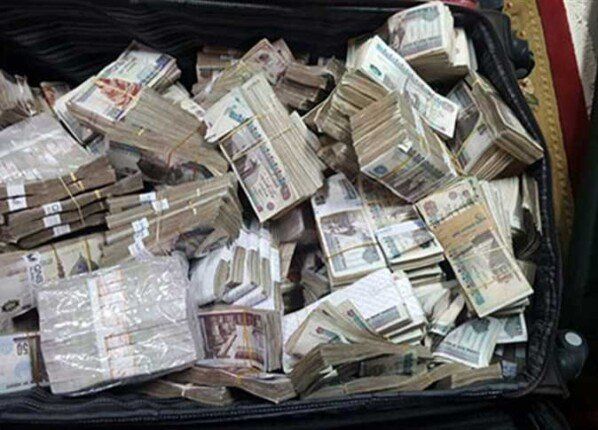 شاهد .. واقعة تثير الجدل.. مليون جنيه نقوط لعريس في حفل زفاف بصعيد مصر