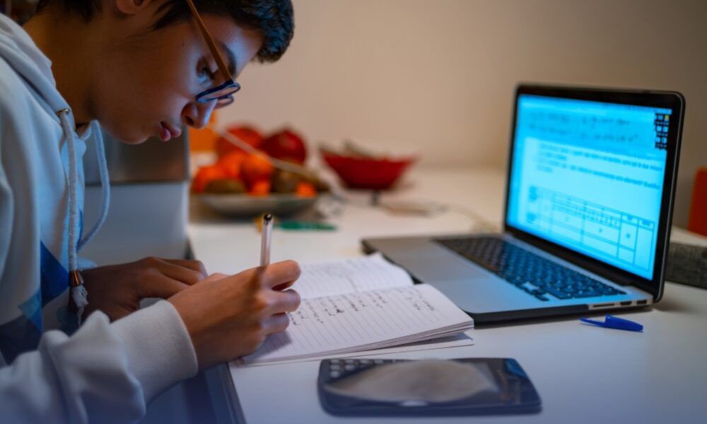 تعليق الدراسة الحضورية في عسير وتحويلها لمنصة مدرستي