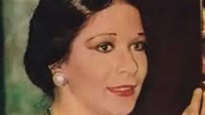 شاهد .. تدهور الحالة الصحية للفنانة المعتزلة سهير زكي وتلقيها الرعاية الطبية في العناية المركزة