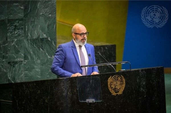 مندوب الكويت لدى الأمم المتحدة: مواصلة العمل لتقديم مشروع قرار جديد بشأن مضيق هرمز