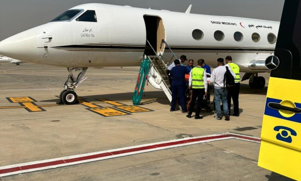 إخلاء طبي لمواطنين سعوديين من القاهرة إلى المملكة
