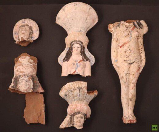 مقبرة رومانية مكتشفة حديثا في البهنسا تكشف أسرار المومياوات والألسنة الذهبية