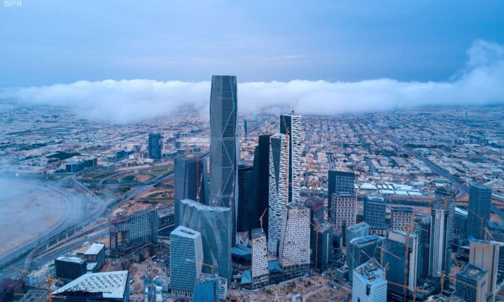 استمرار الأمطار الغزيرة في مناطق السعودية حتى الجمعة