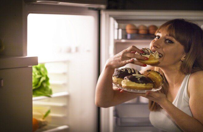 خبيرة تغذية توضح أسباب الجوع المستمر ودور البروتين في تعزيز الشعور بالشبع