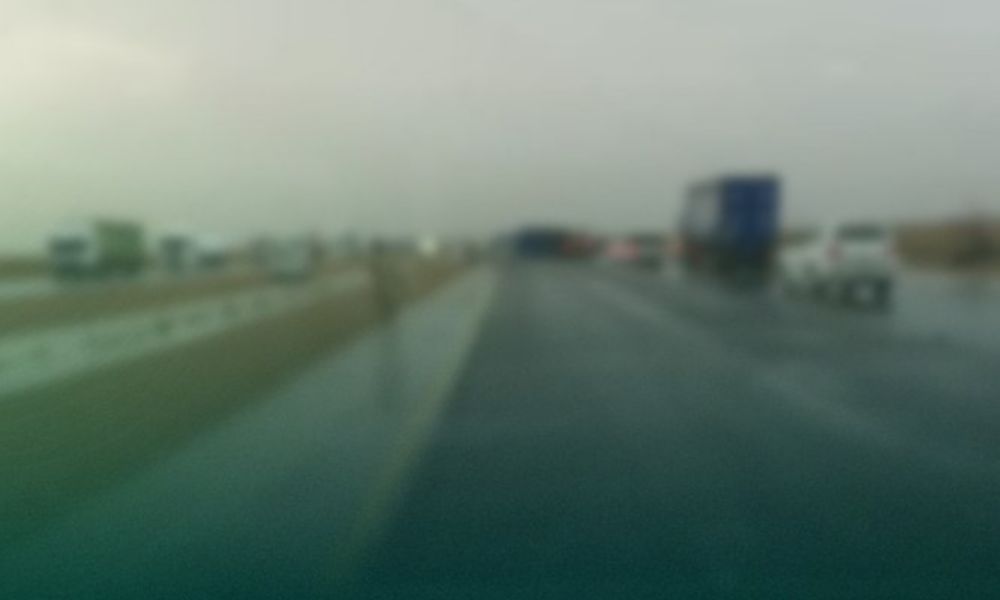 حادث انزلاق 7 شاحنات على طريق القصيم المدينة بسبب الأمطار