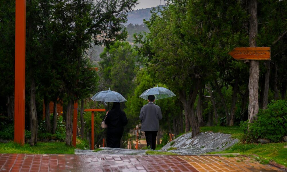 أمطار غزيرة على معظم المناطق في السعودية حتى الثلاثاء