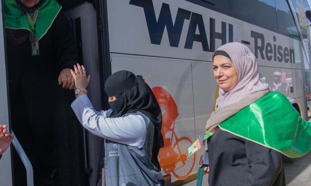 استقبال أولى طلائع حجاج العراق عبر منفذ جديدة عرعر