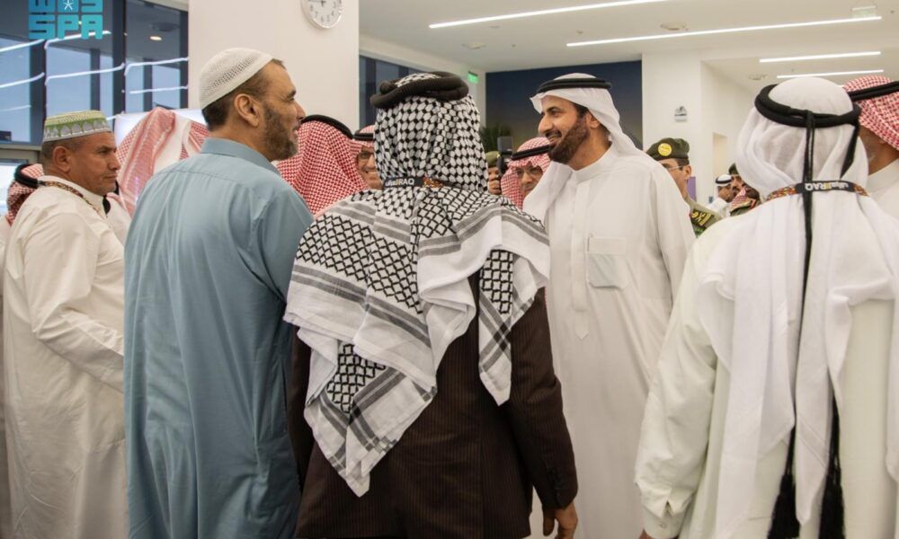 جاهزية منفذ عرعر: وزير الحج يتفقد الاستعدادات لموسم 1447هـ