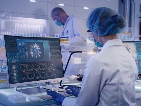 علماء روس يبتكرون تقنية حديثة لتدمير الخلايا السرطانية