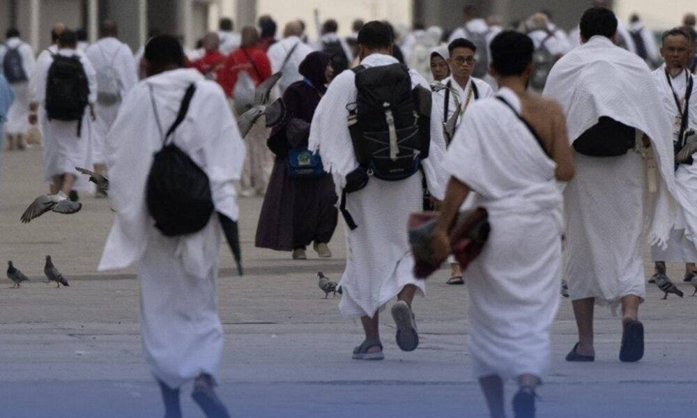 الموارد البشرية تحدد شروط إجازة الحج للعاملين 1445