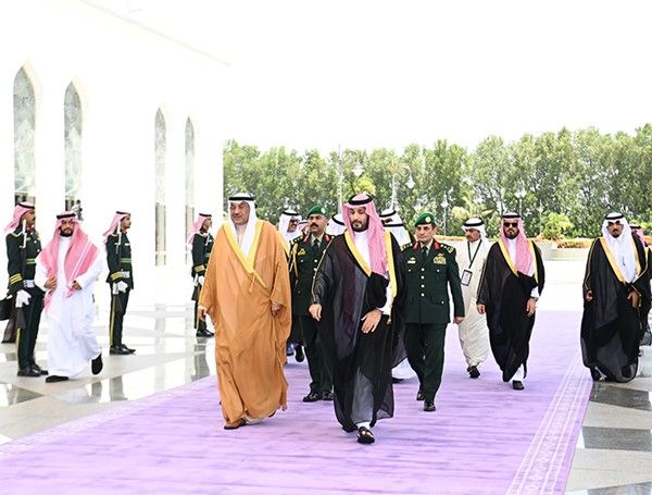 ممثل الأمير يصل إلى جدة لترؤس وفد الكويت في القمة الخليجية التشاورية الاستثنائية