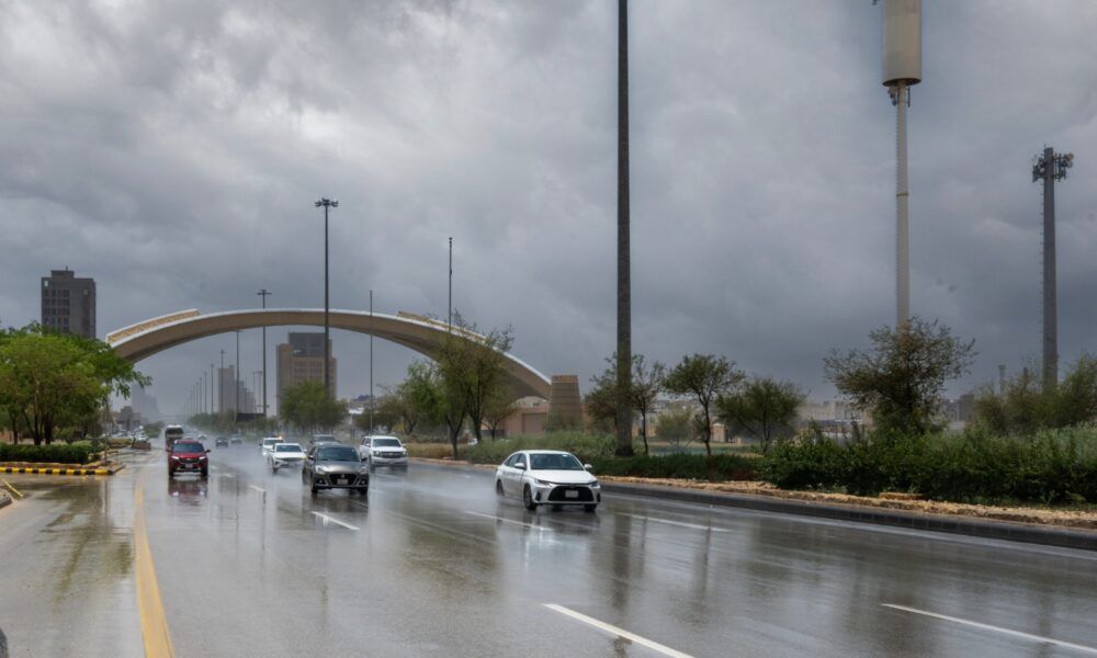 أمطار الرياض اليوم تلطف الأجواء وتنعش العاصمة السعودية