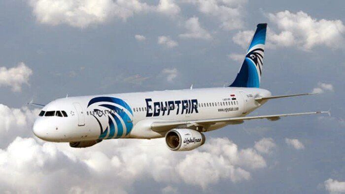 الطيران المدني تنفي حظر الكراتين بالمطارات وتوضح الضوابط المنظمة