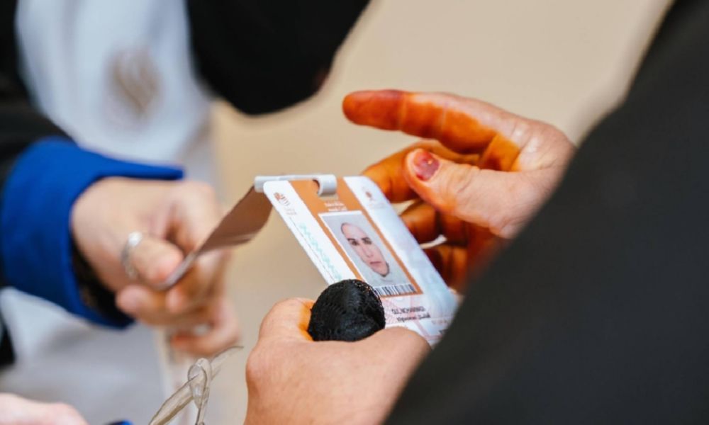 أنظمة استشعار ذكية بـ بطاقة نسك لتنظيم الحجاج