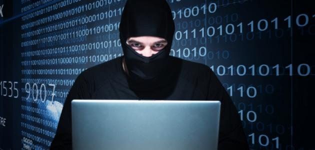 شاهد .. سقوط شبكة دولية لسرقة بيانات البطاقات عبر تذاكر وهمية وغسل الأموال بالكريبتو