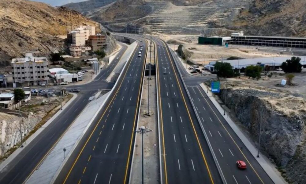 رفع جاهزية شبكة الطرق لخدمة ضيوف الرحمن | جهود المملكة