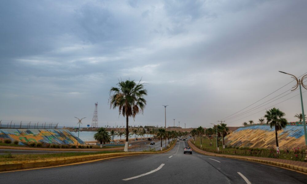 تنبيهات الأرصاد حول غزارة أمطار نجران وجازان وعسير