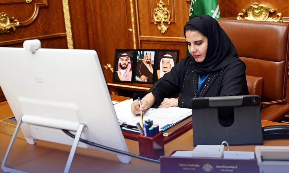 الشورى يطالب بضرورة رفع نسب التوطين في المنشآت الخاصة