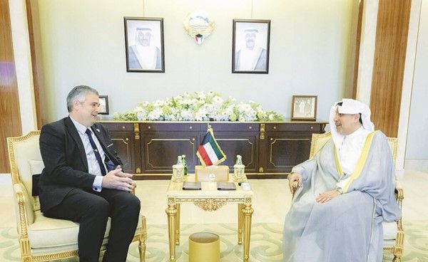 وزير شؤون الديوان الأميري بحث سبل تعزيز آفاق التعاون مع سفراء كوبا والصين والهند