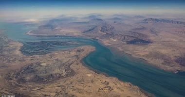 بلومبرج: السفن تبتعد عن مضيق هرمز وتتكدس قرب سواحل دبى