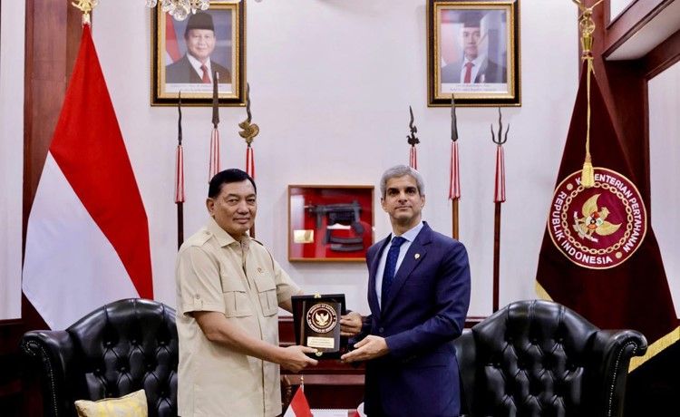 الكويت وإندونيسيا تبحثان سبل تعزيز التعاون العسكري والدفاعي والتطورات بالمنطقة