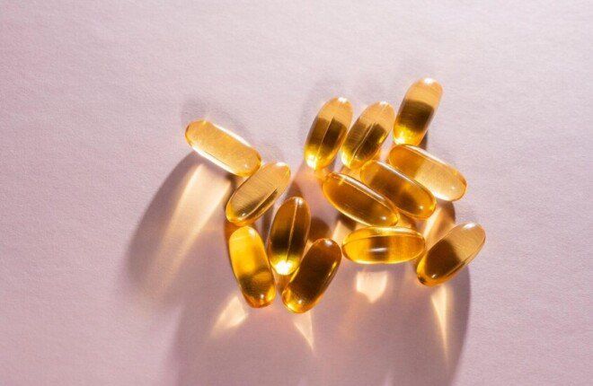 دراسة مثيرة للجدل: مكملات أوميغا-3 قد ترتبط بتسارع التدهور الإدراكي لدى كبار السن