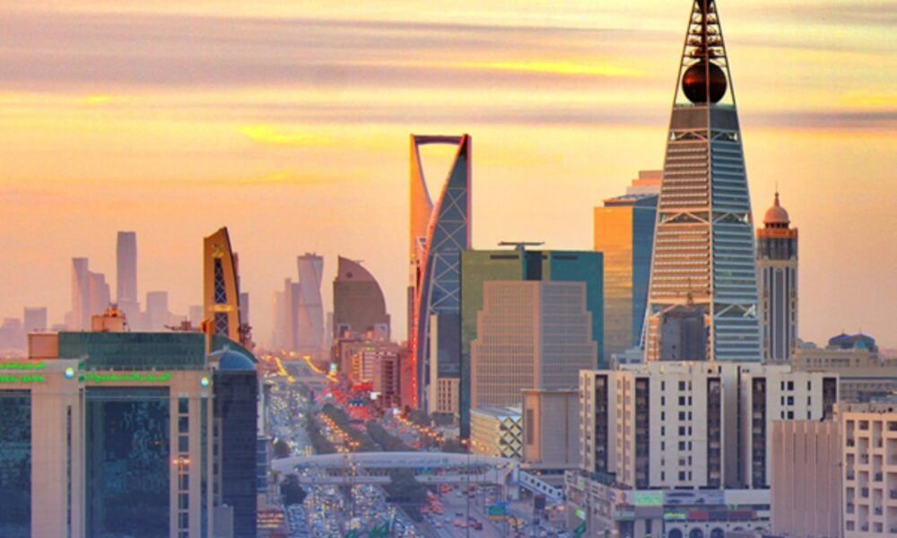 بدء أعمال صيانة طرق الرياض في حيي الربوة وظهرة لبن