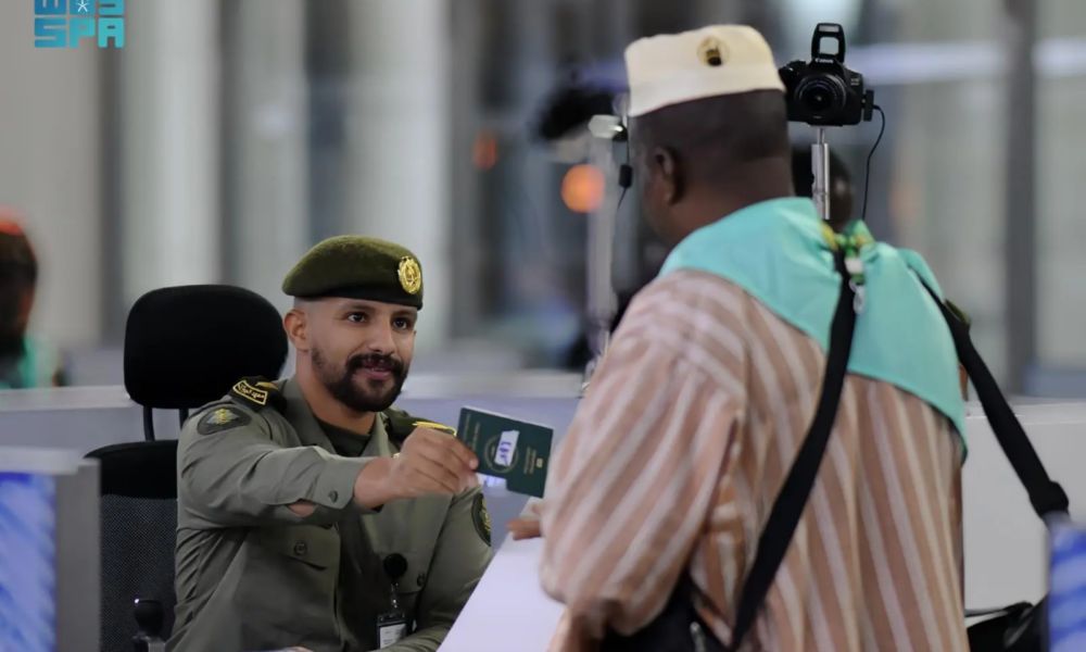 وصول حجاج تشاد إلى المدينة المنورة لموسم الحج 1447هـ
