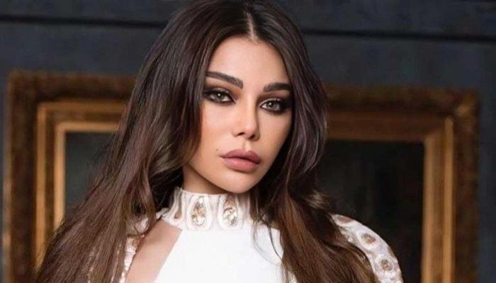 شاهد .. هيفاء وهبي تجهز ألبومًا ضخمًا بـ20 أغنية وتعود بقوة للساحة الغنائية بعد حفلتها في مصر