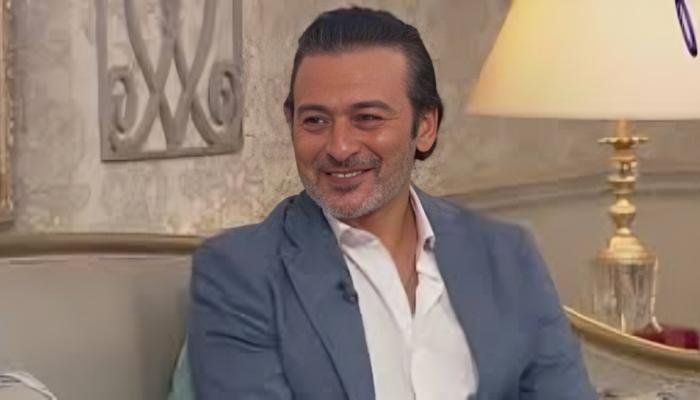 شاهد .. أحمد عزمي: «حكاية نرجس» أعادتني للجمهور.. وشخصية شيخ علاء كانت الأصعب