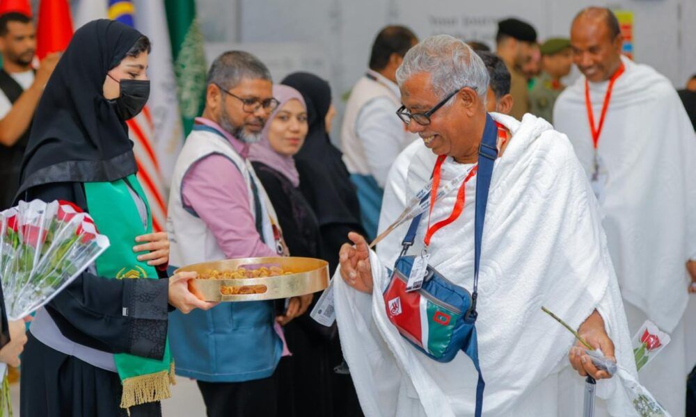 وصول أولى رحلات حجاج المالديف إلى جدة عبر مبادرة طريق مكة
