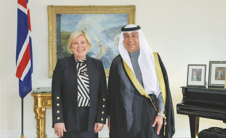 سفيرنا بأيرلندا يقدم أوراق اعتماده سفيراً لدى آيسلندا