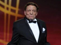 شاهد .. محمد إمام يحتفل بعيد ميلاد الزعيم عادل إمام الـ86