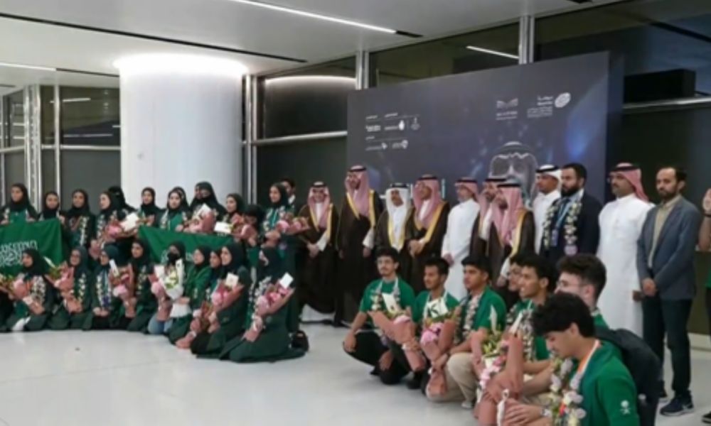 وصول طلبة المملكة المشاركين في آيسف 2026 إلى الرياض