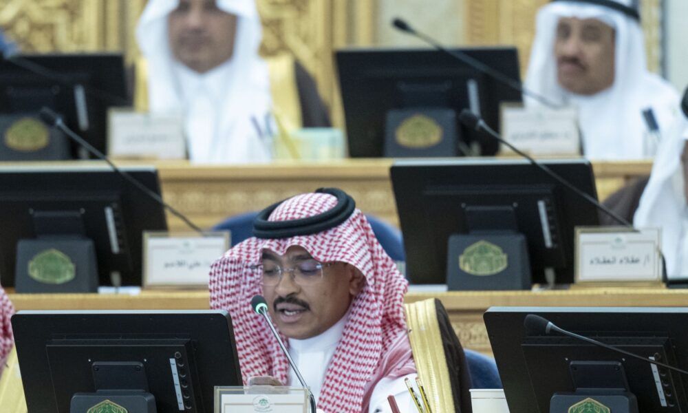 مجلس الشورى يطالب بمراجعة رسوم برامج الإقامة المميزة