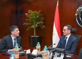مباحثات بين وزير الاستثمار وقيادات ڤودافون لدعم التحول الرقمي وتعزيز بيئة الأعمال